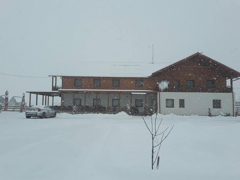 Vila Lorin Cristeştii-Ciceului Exteriör bild